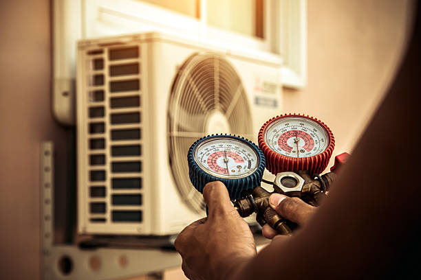 Professional Hvac technician working in College Place, WA